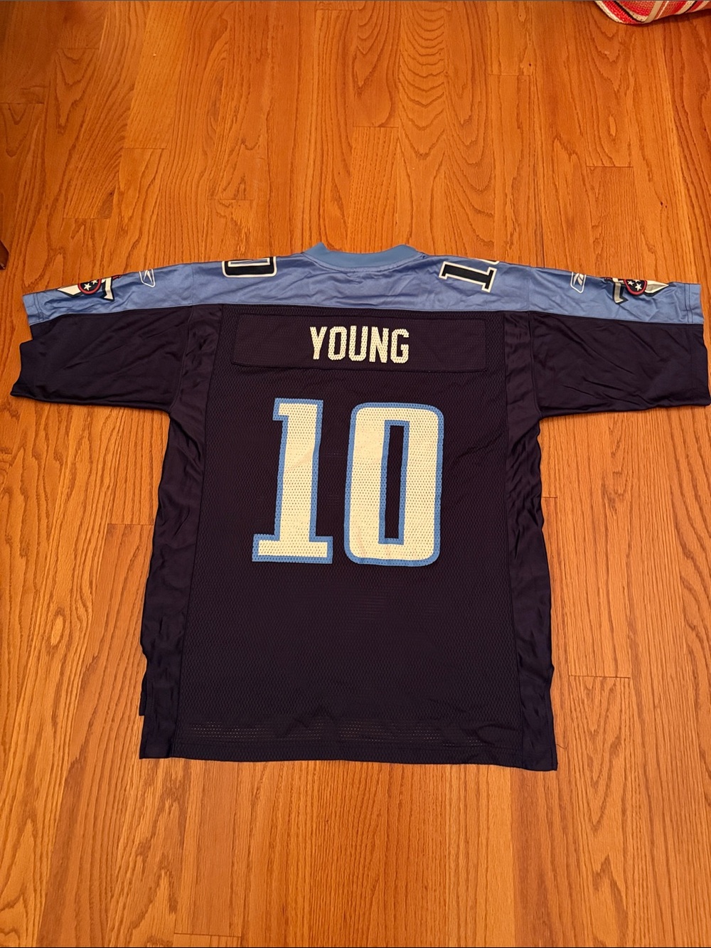 Reebok NFL Navy and Light Blue Tennessee Titans Football Jersey #10 Young Size M - Picture 2 of 11
